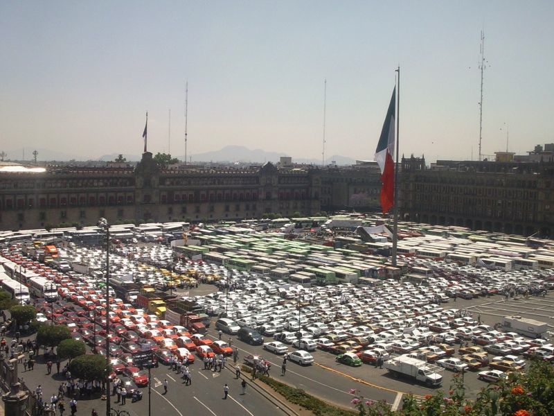 Zocalo. Streik und Demonstration wegen einer Dieselpreiserhhung