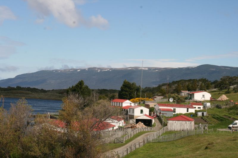 Tolle Lage der Estancia Haberton, 1886 errichtet von Thomas Bridge fr Mission, 		Schafzucht und Holzverarbeitung