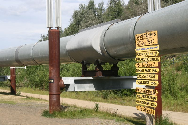 Start in Fairbanks. Wenige Meilen nrdlich haben wir den ersten Kontakt zur Trans-Alaska oil-pipeline