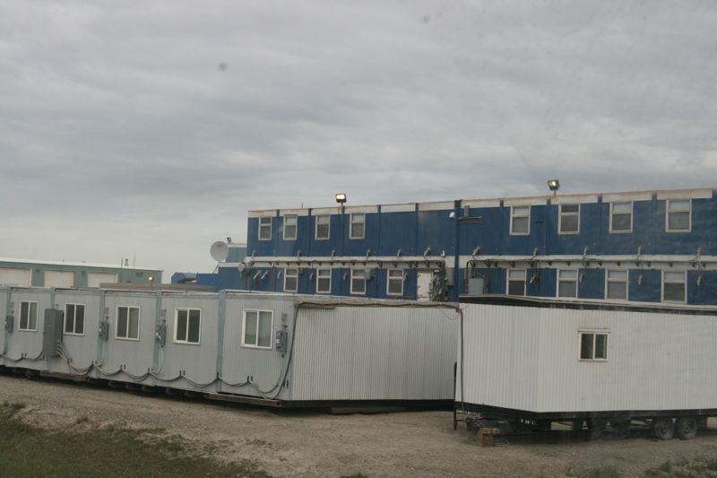 Wohncontainer fr die vielen Arbeiter hier oben