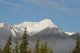 Sonniger Morgen auf dem Alaska Hwy mit Blick in die Berge des Kluana NP