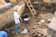 CHOLULA Ausgrabungen und Darstellung von Grbern inmitten in der brodelnden Verkehrszone