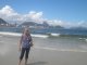 DIE Perspektive in Rio: die Praia de Copacabana und im Hintergrund der Po de Acar, der			bekannteste Stadthgel der Welt.